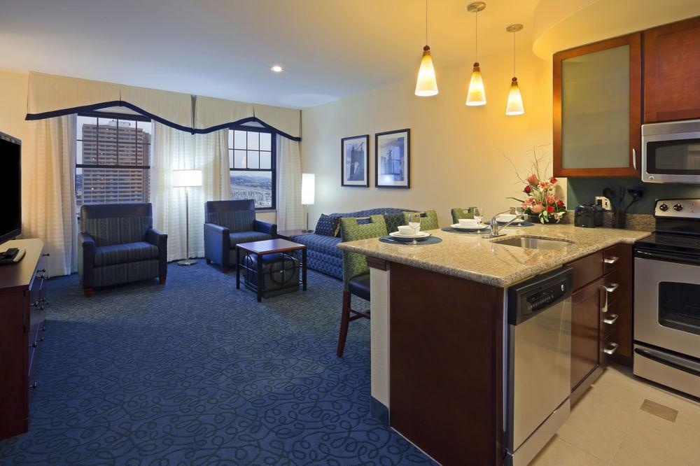 By Marriott Downtown/the Phelps Hotel 3*