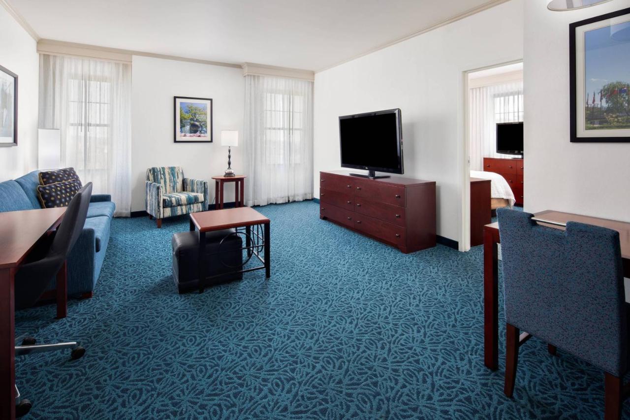 By Marriott Downtown/the Phelps Hotel 3*