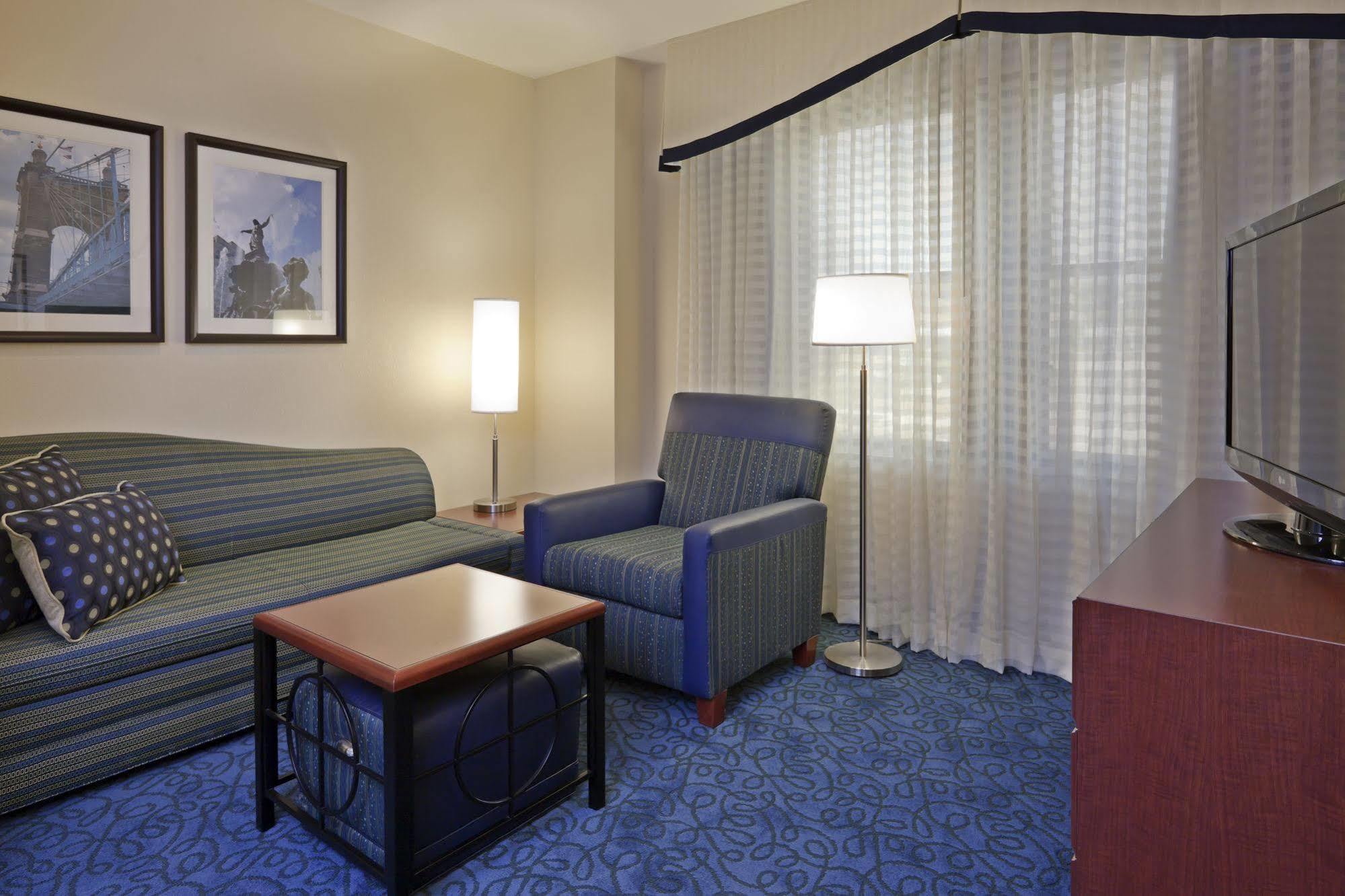 By Marriott Downtown/the Phelps 3*