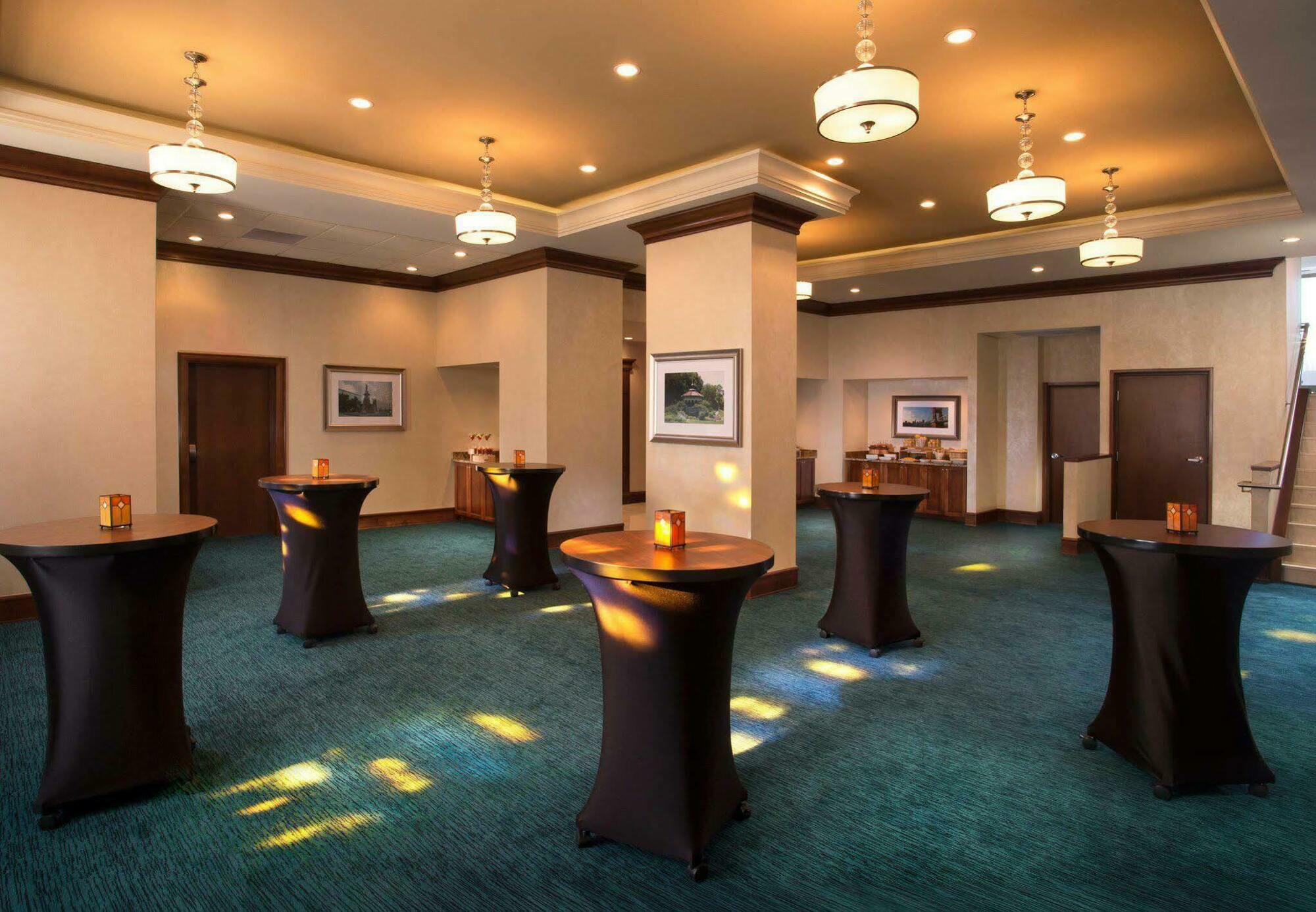 Hotel By Marriott Downtown/the Phelps 3*